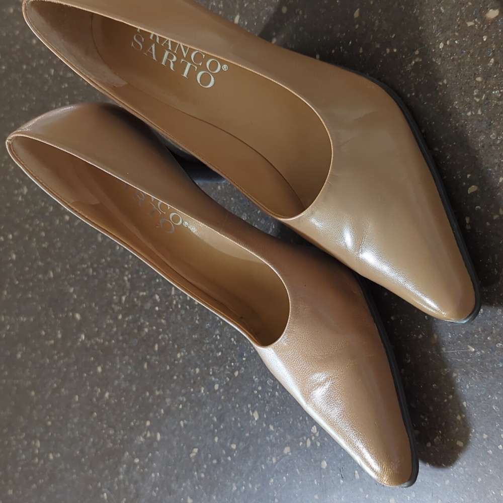 Classic camel leather women's 3 in pump
